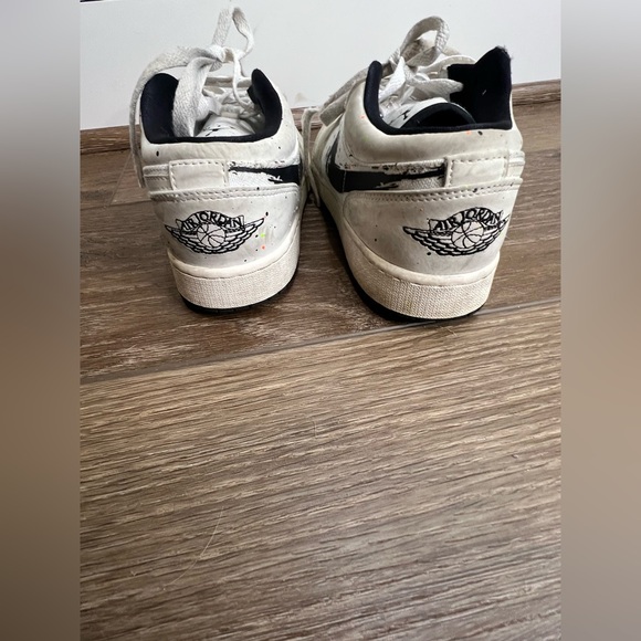 Youth Nike Air Jordan 1 low brushstroke paint splatter - Picture 2 of 8